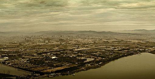 肉鸽战略游戏《特里贡：太空故事》于今日在PC端发射起飞